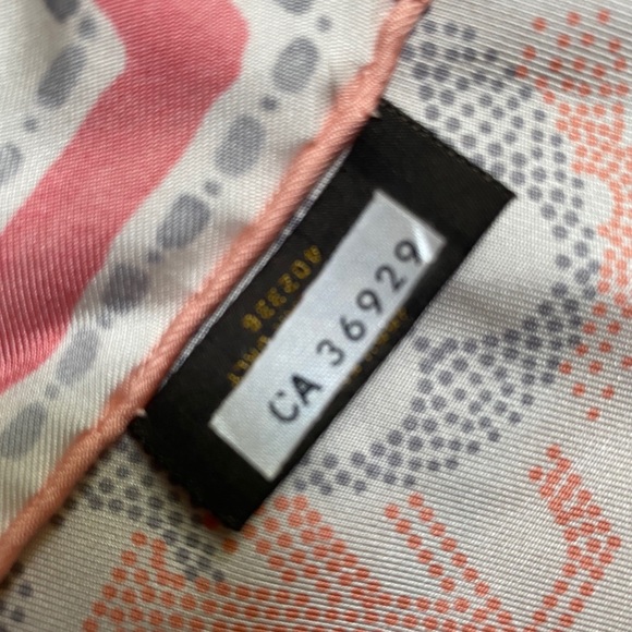 Louis Vuitton Silk Scarf - Picture 4 of 4